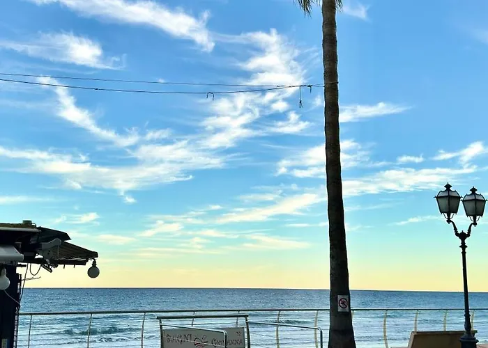 Fronte Mare Ampio Quadrilocale Appartement Alassio