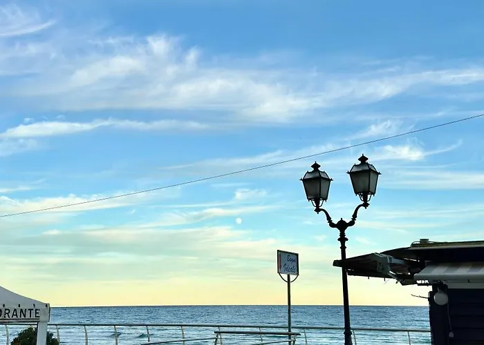 Fronte Mare Ampio Quadrilocale Appartement Alassio